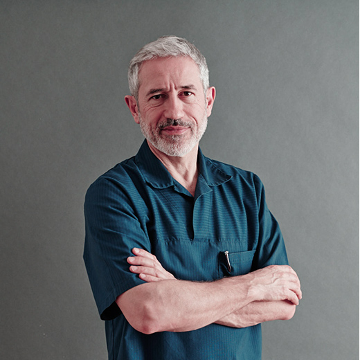 img-dr_perrenoud-grey